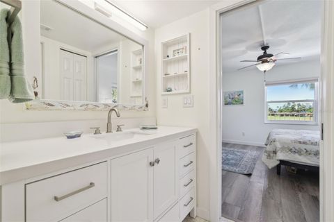 A home in PALMETTO