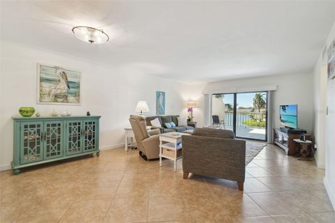 A home in PALMETTO