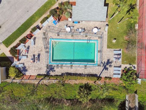 A home in PALMETTO