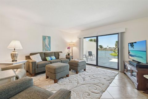 A home in PALMETTO