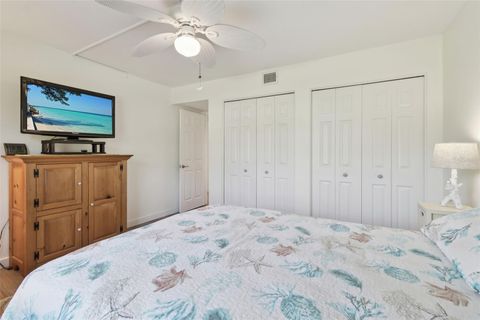 A home in PALMETTO