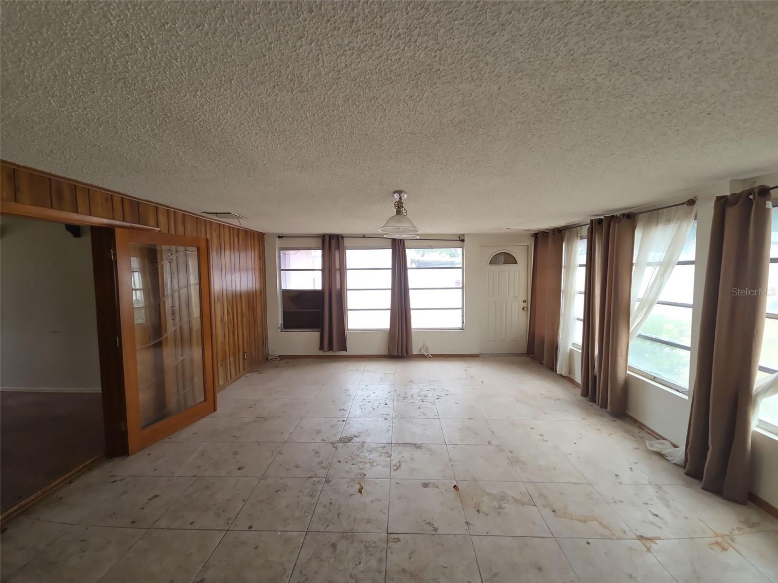 TOUSSIE TERRACE 1ST ADD - Residential