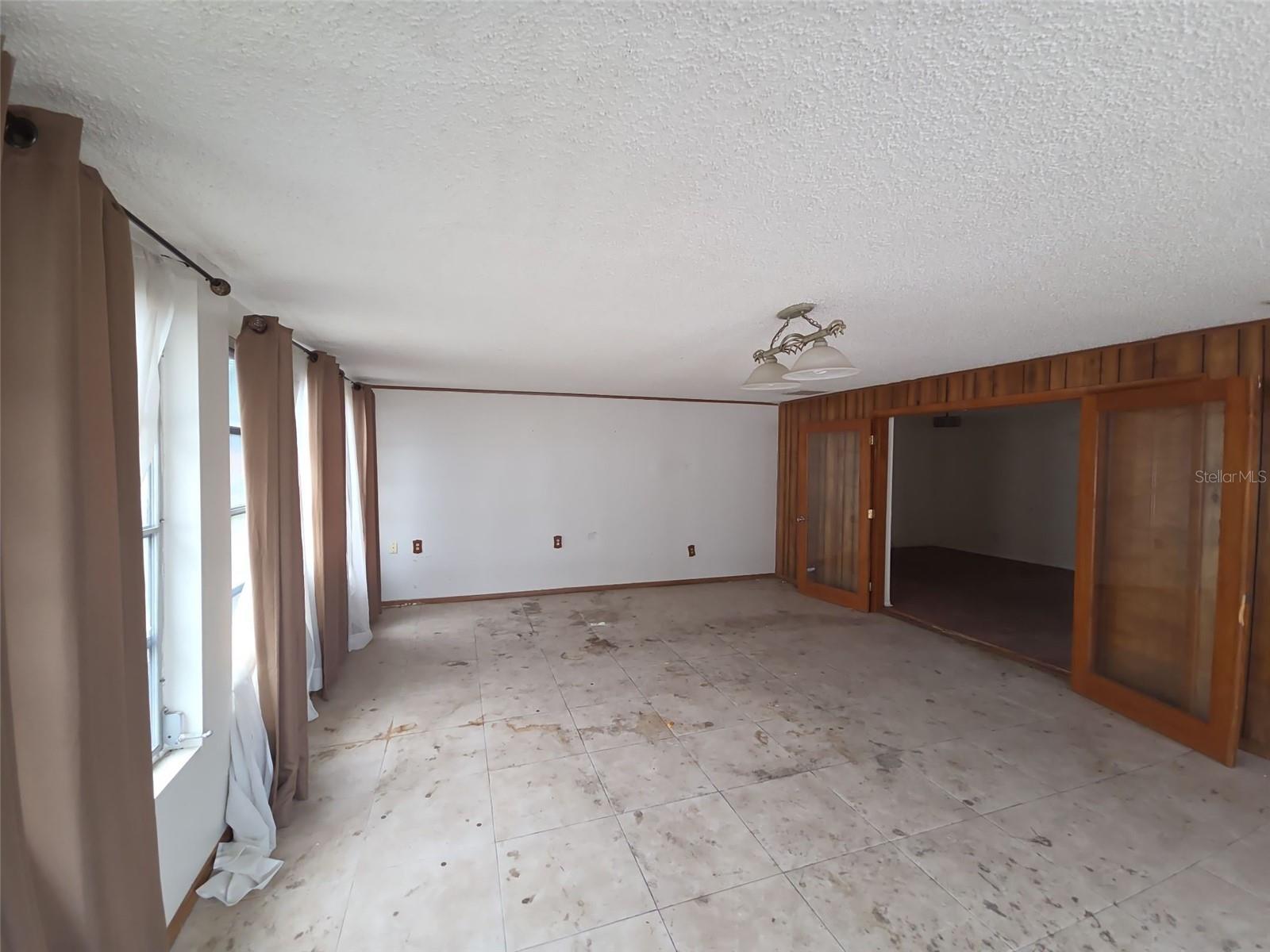 TOUSSIE TERRACE 1ST ADD - Residential