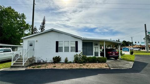 A home in TAVARES