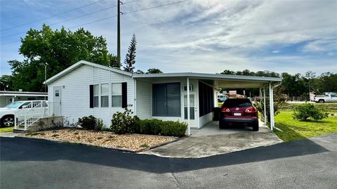 A home in TAVARES