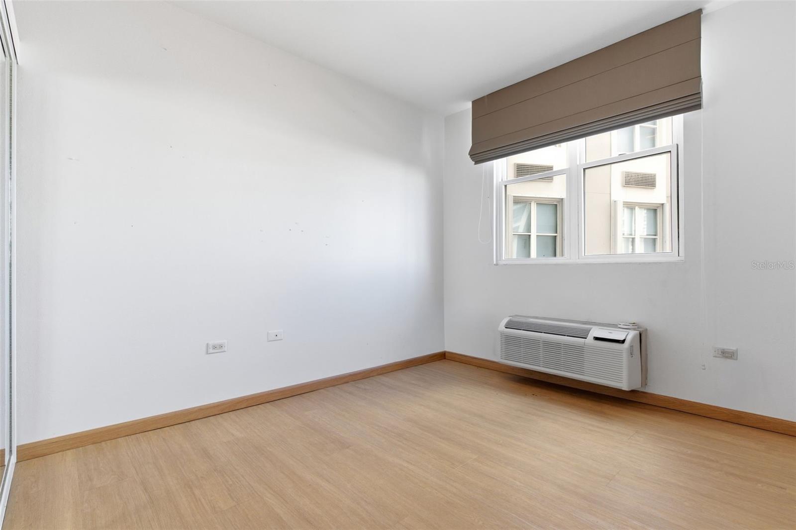 CAPITOLIO PLAZA - Residential