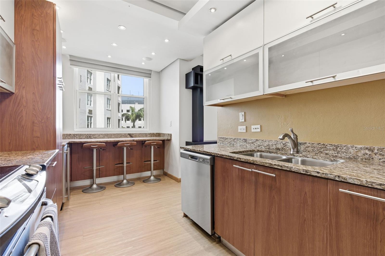 CAPITOLIO PLAZA - Residential