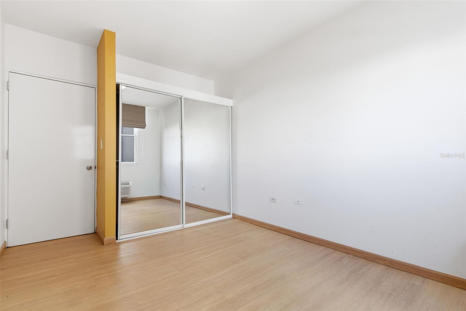 CAPITOLIO PLAZA - Residential