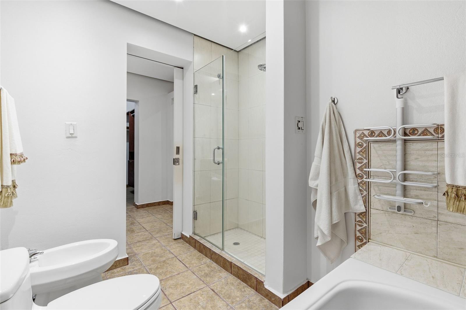 CAPITOLIO PLAZA - Residential