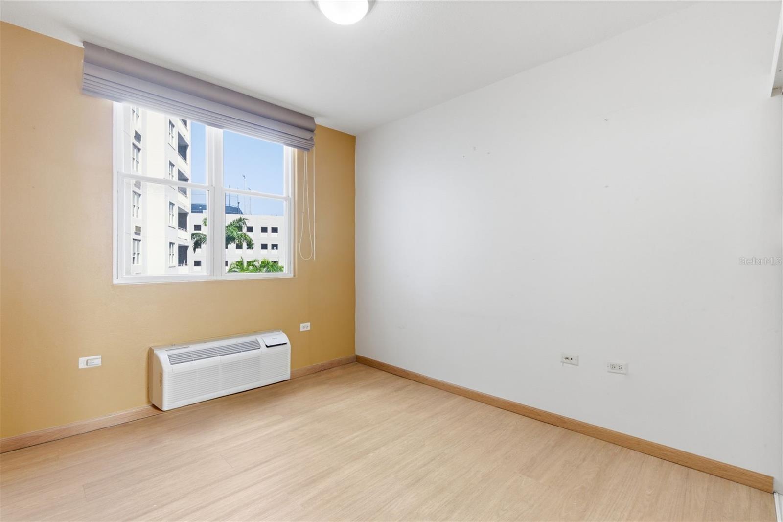 CAPITOLIO PLAZA - Residential