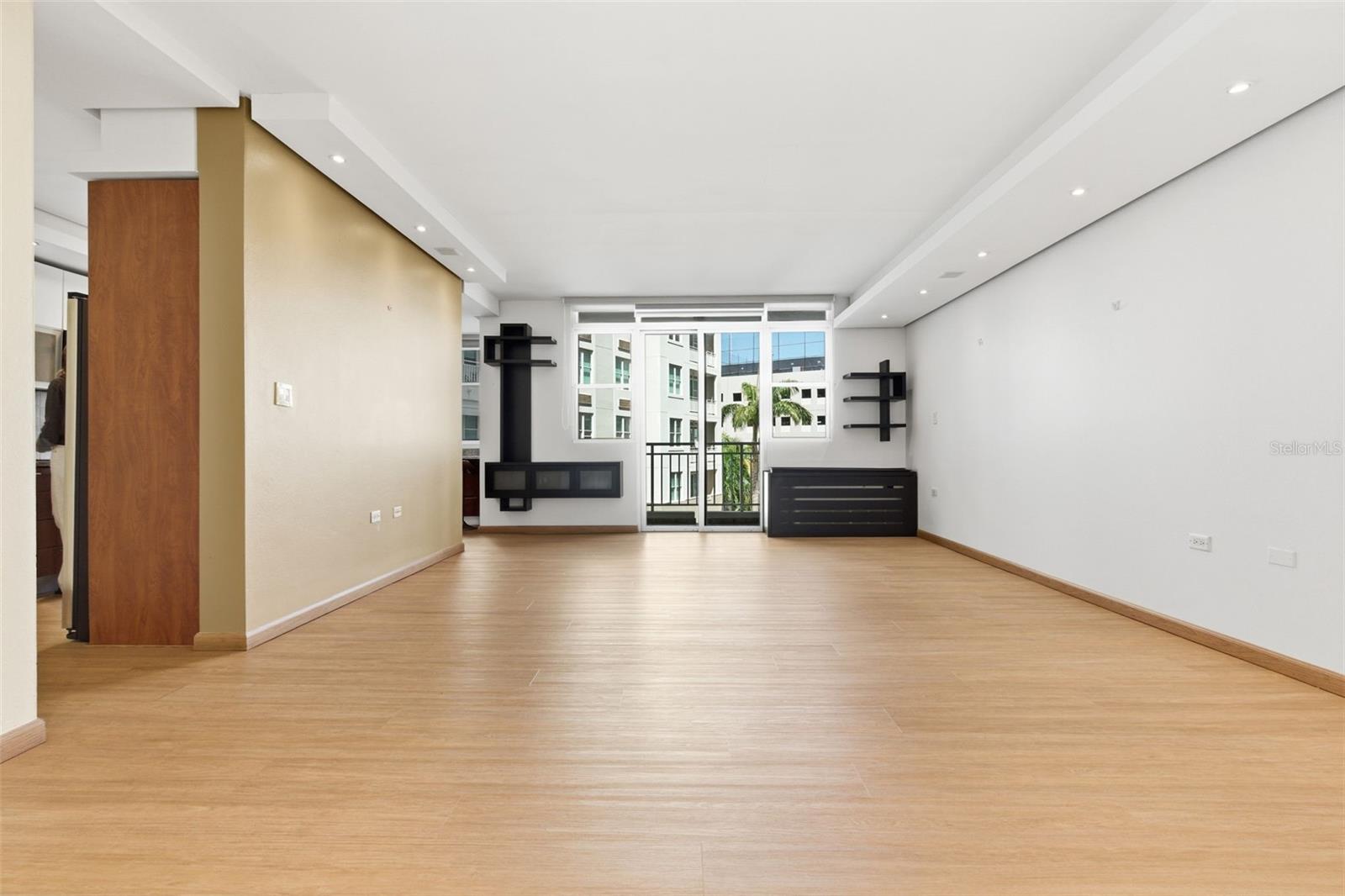 CAPITOLIO PLAZA - Residential