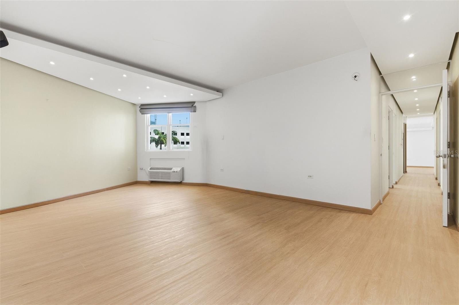 CAPITOLIO PLAZA - Residential