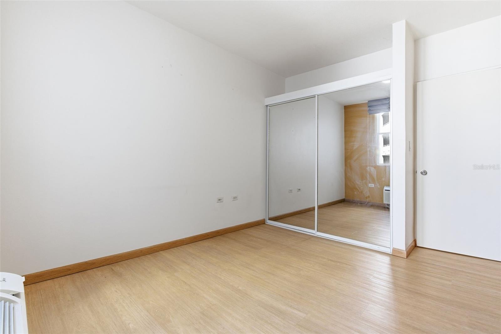 CAPITOLIO PLAZA - Residential