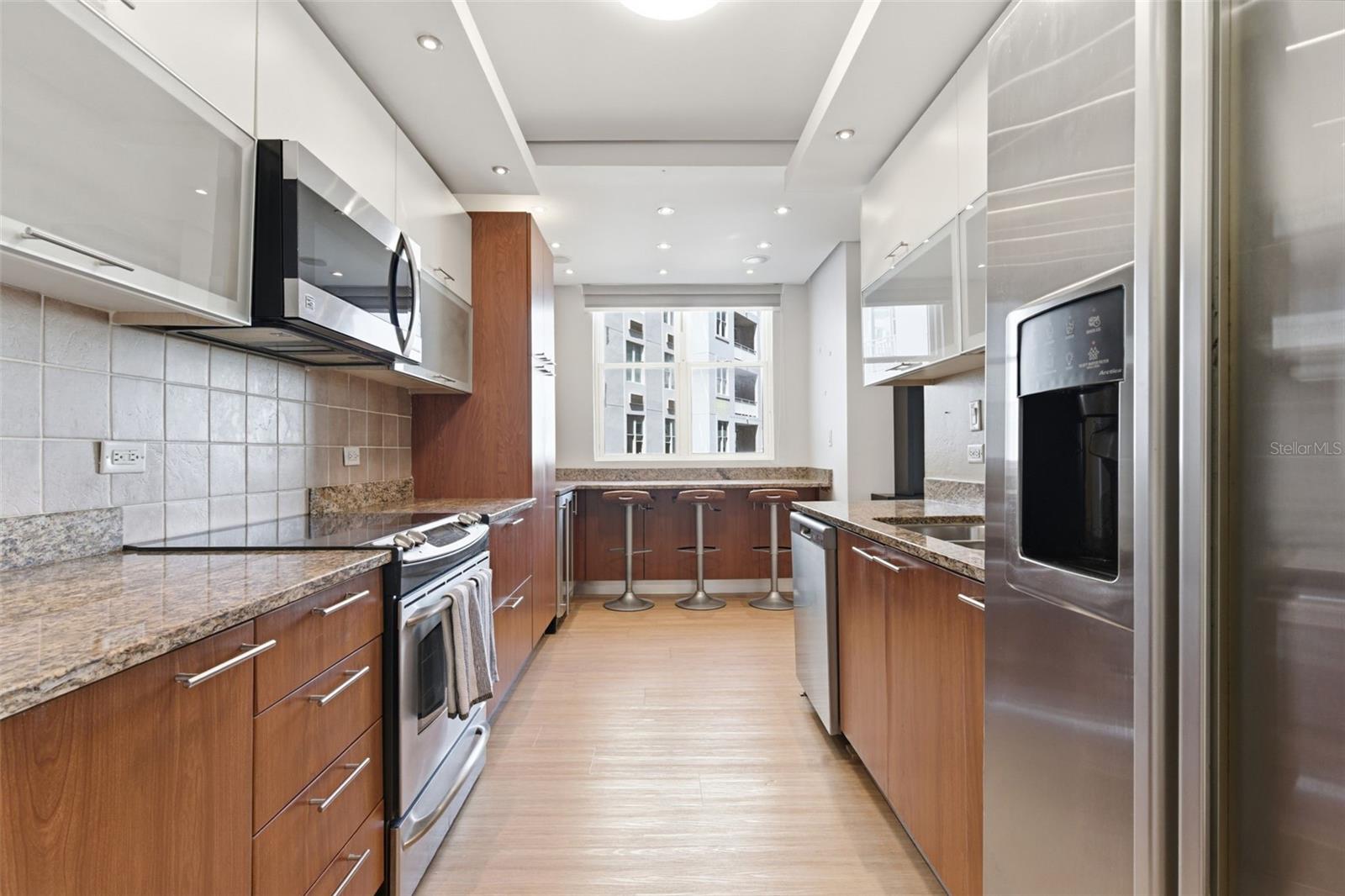 CAPITOLIO PLAZA - Residential