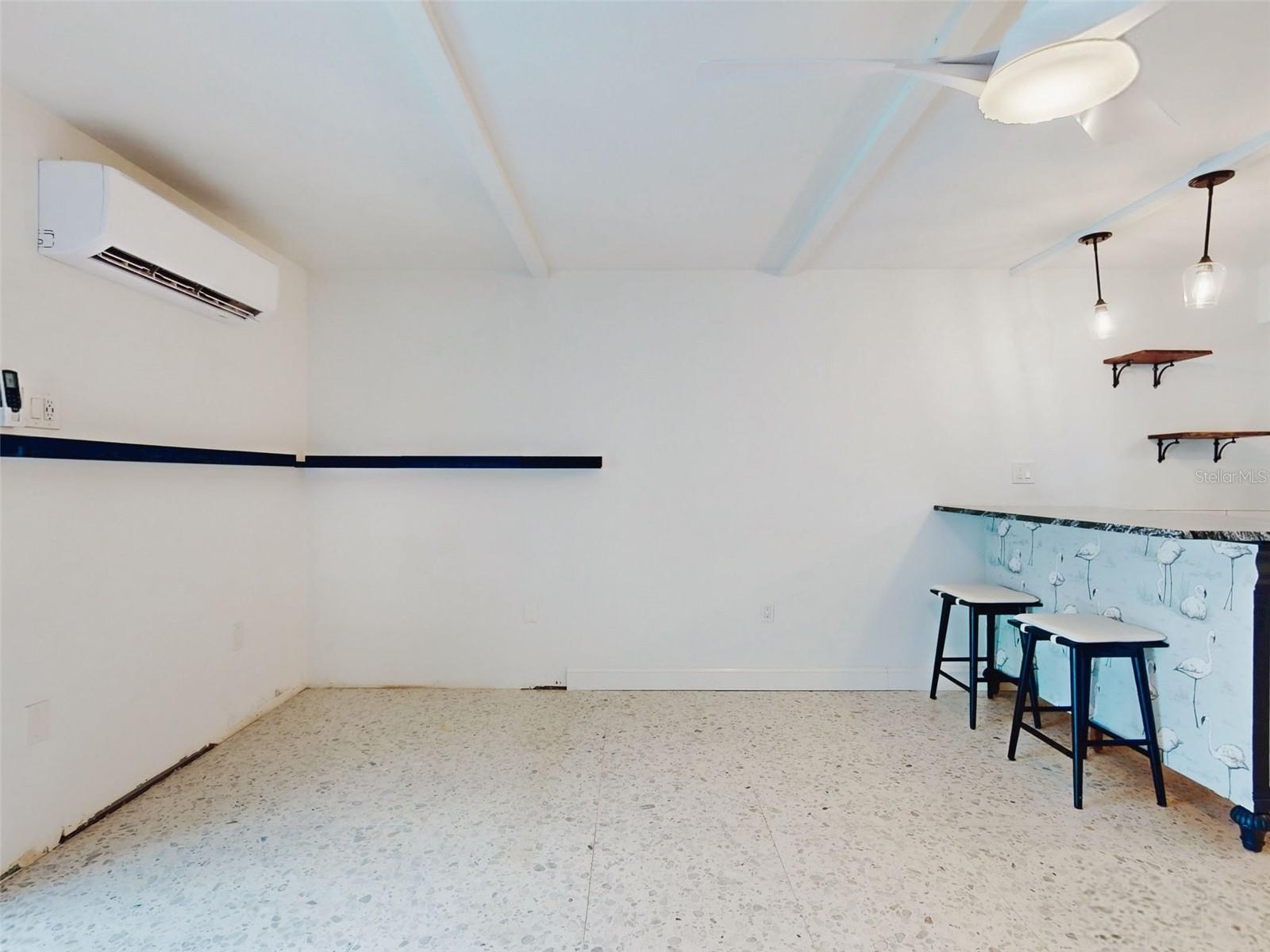 MARINERS COVE CONDO - Residential