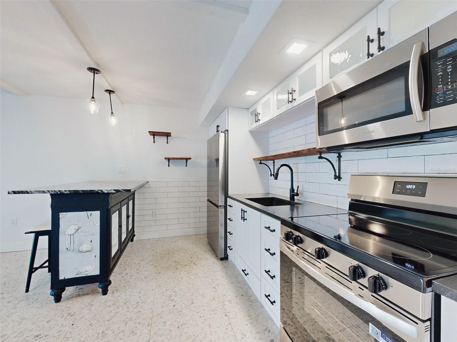 MARINERS COVE CONDO - Residential