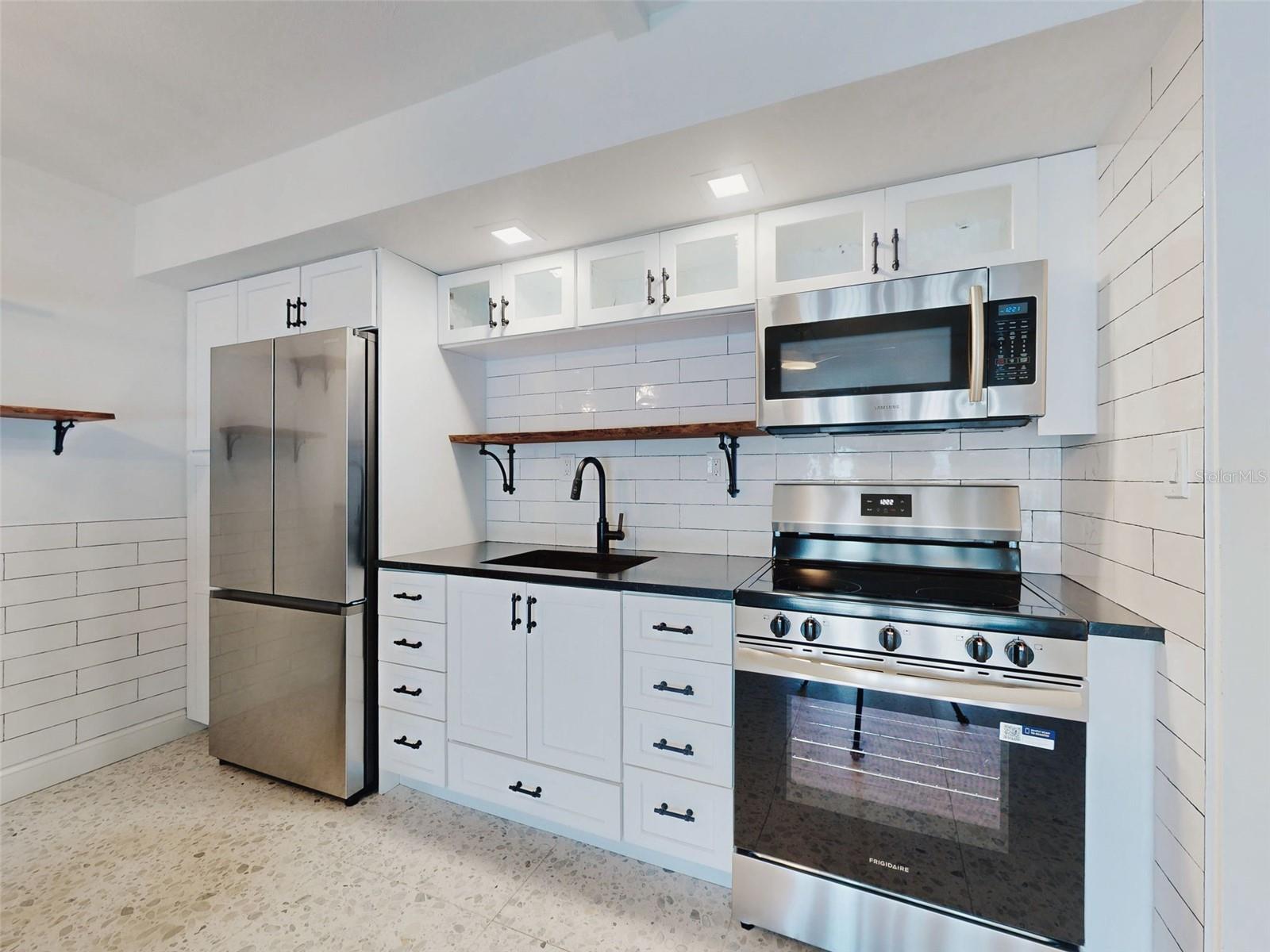 MARINERS COVE CONDO - Residential