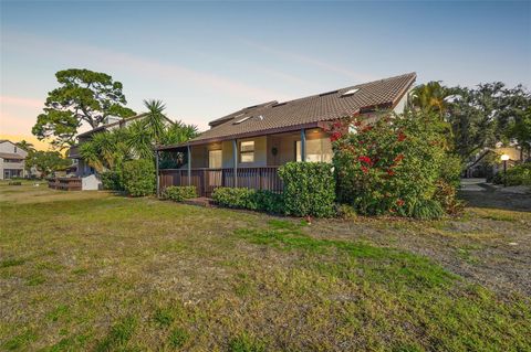 Photo of 1310 Pelican Creek Crossing, St Petersburg, FL 33707 (MLS # TB8469101)
