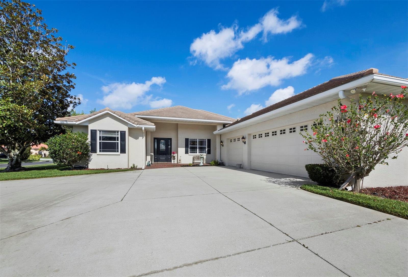 6643 BUTLERS CREST DRIVE