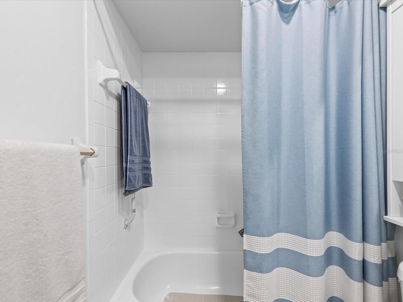 PARADISE POINTE WEST GR 05 - Residential