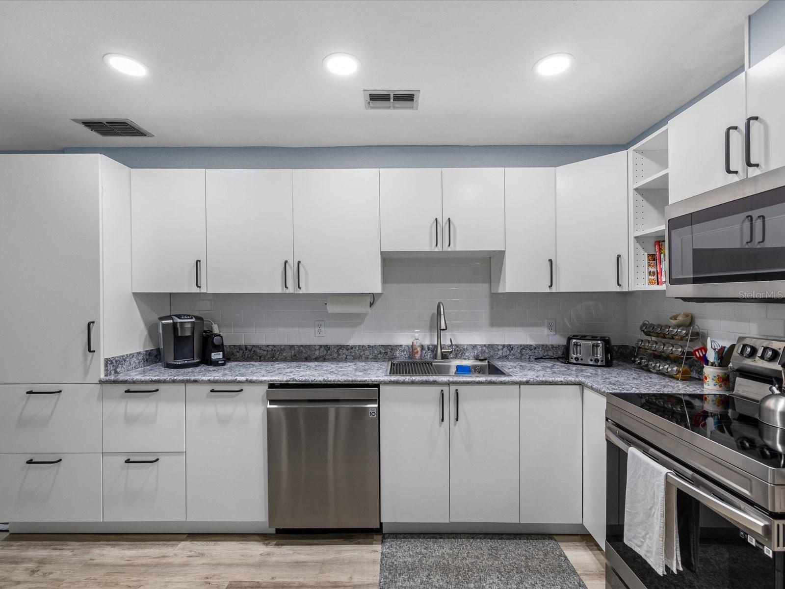 PARADISE POINTE WEST GR 05 - Residential