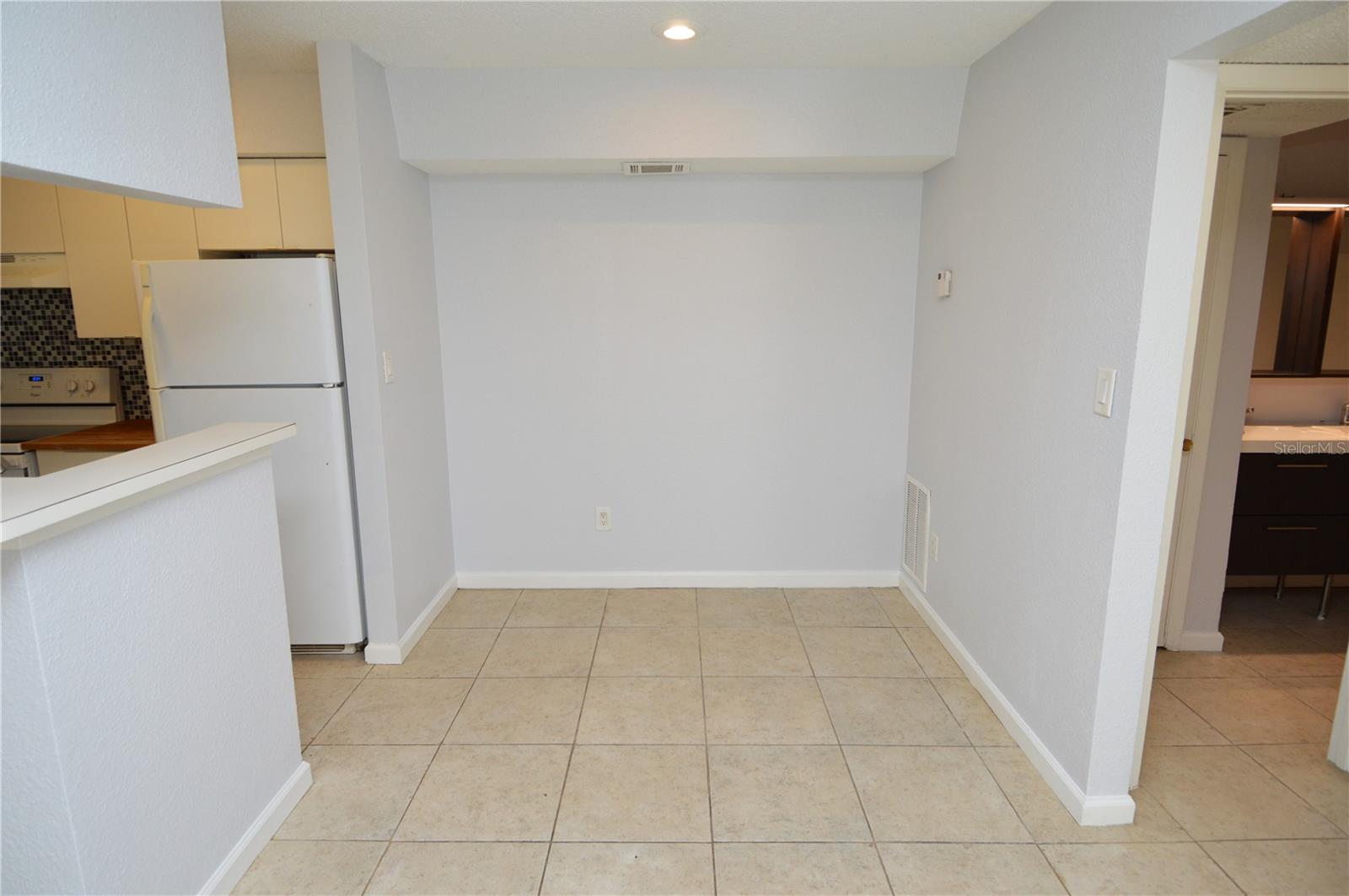 THE GRAND RESERVE CONDO - Residential Lease