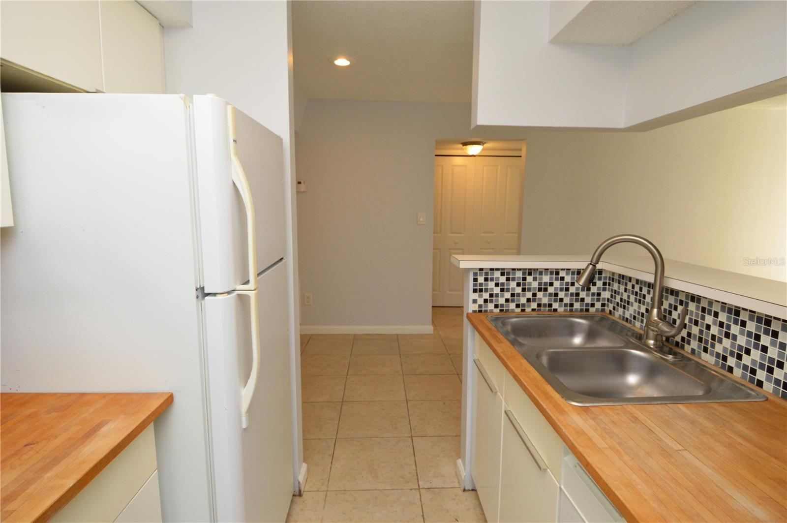 THE GRAND RESERVE CONDO - Residential Lease