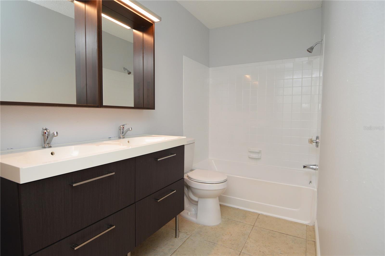 THE GRAND RESERVE CONDO - Residential Lease