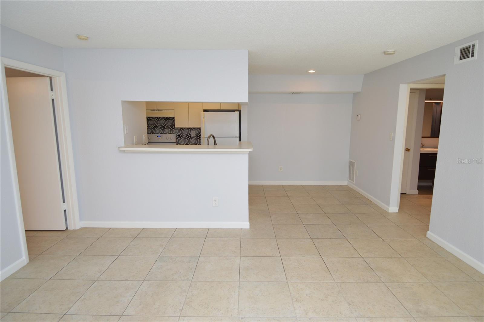 THE GRAND RESERVE CONDO - Residential Lease