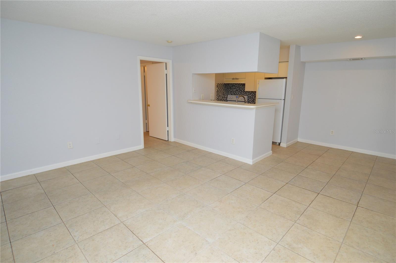 THE GRAND RESERVE CONDO - Residential Lease