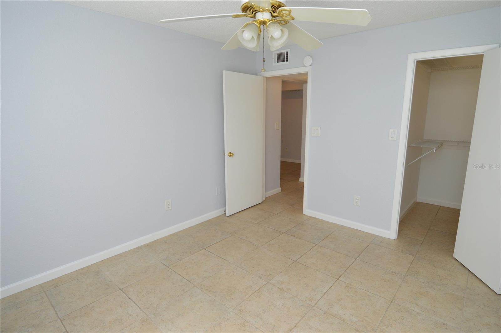 THE GRAND RESERVE CONDO - Residential Lease