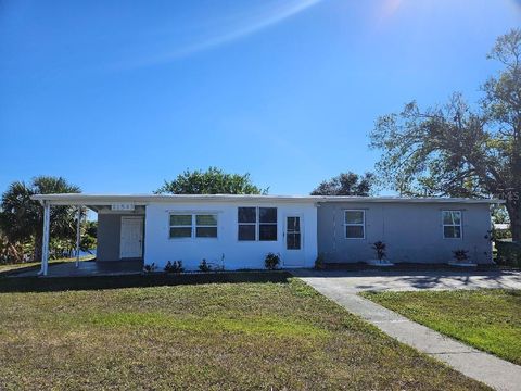 A home in PORT CHARLOTTE