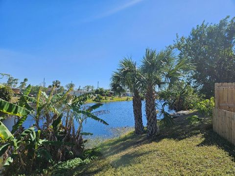 A home in PORT CHARLOTTE