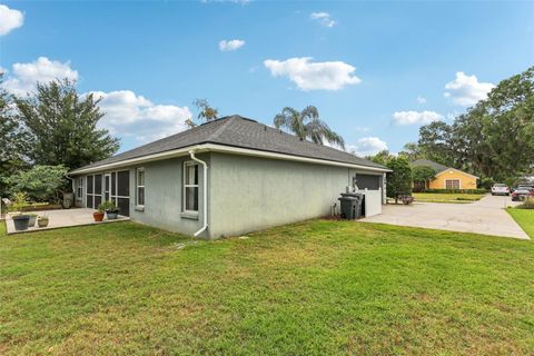 A home in LAKELAND