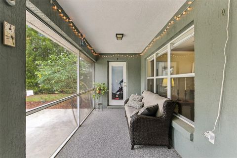 A home in LAKELAND
