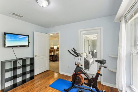 A home in LAKELAND