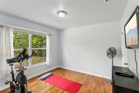 A home in LAKELAND