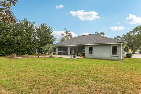 A home in LAKELAND