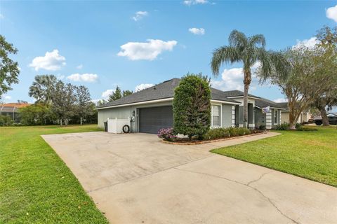 A home in LAKELAND