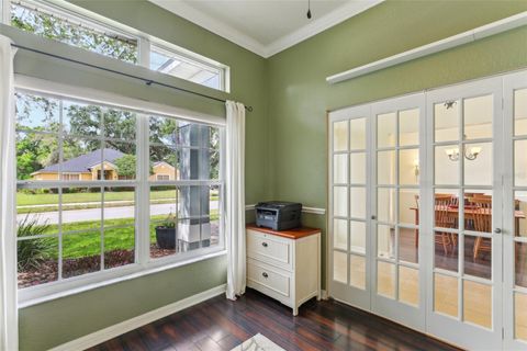 A home in LAKELAND