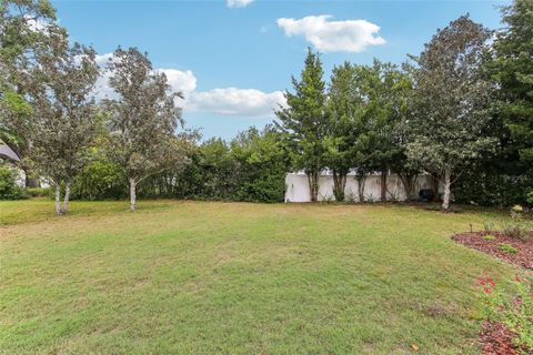 A home in LAKELAND