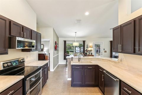 A home in LAKELAND