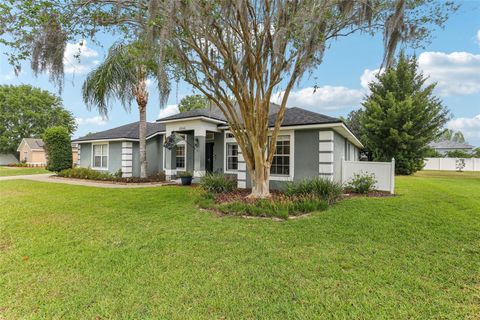 A home in LAKELAND