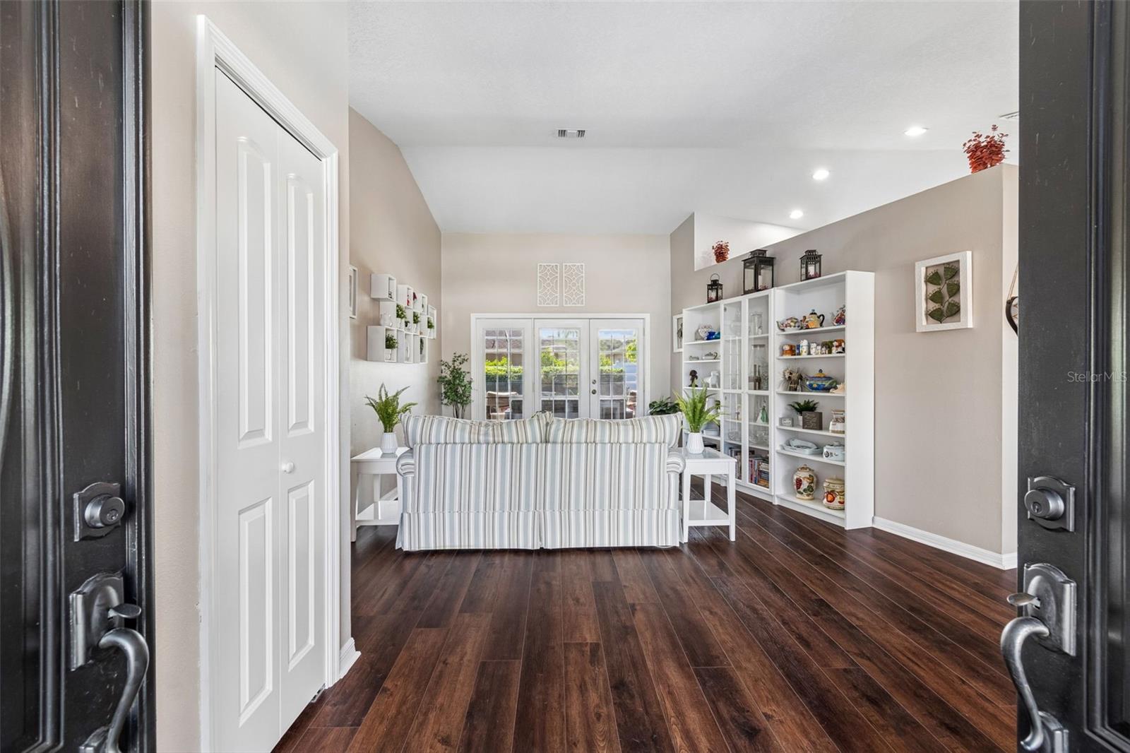 5424 LOS PALOS DRIVE