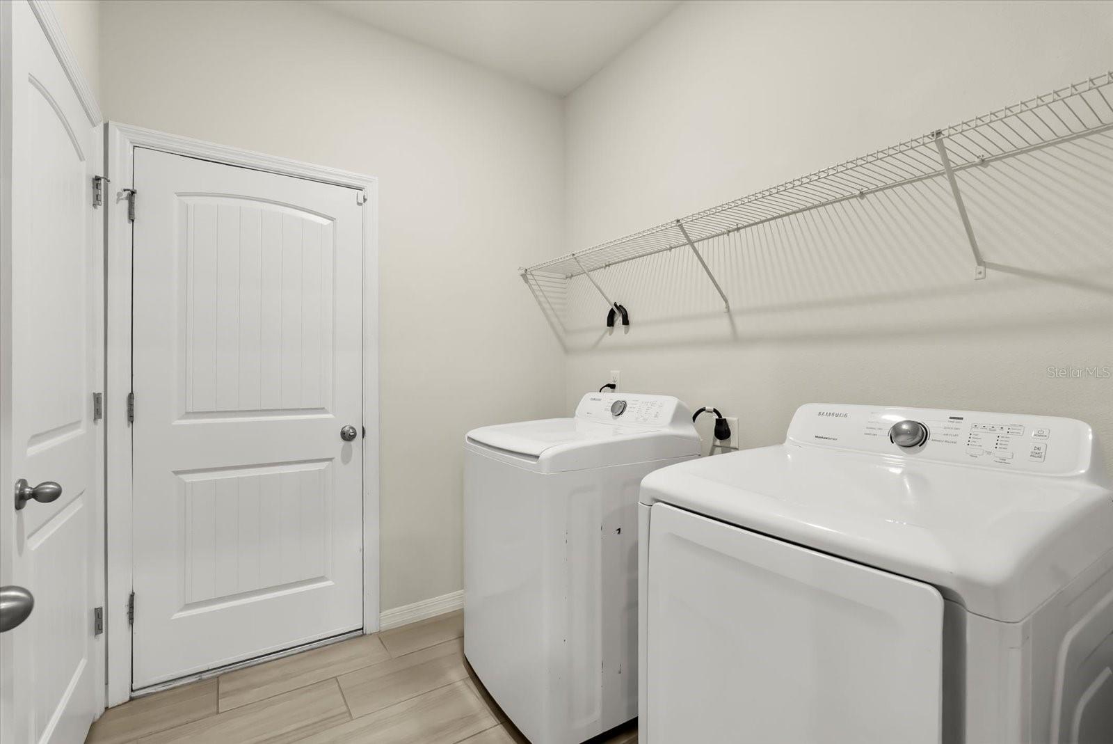 LAKE APOPKA SOUND - Residential Lease