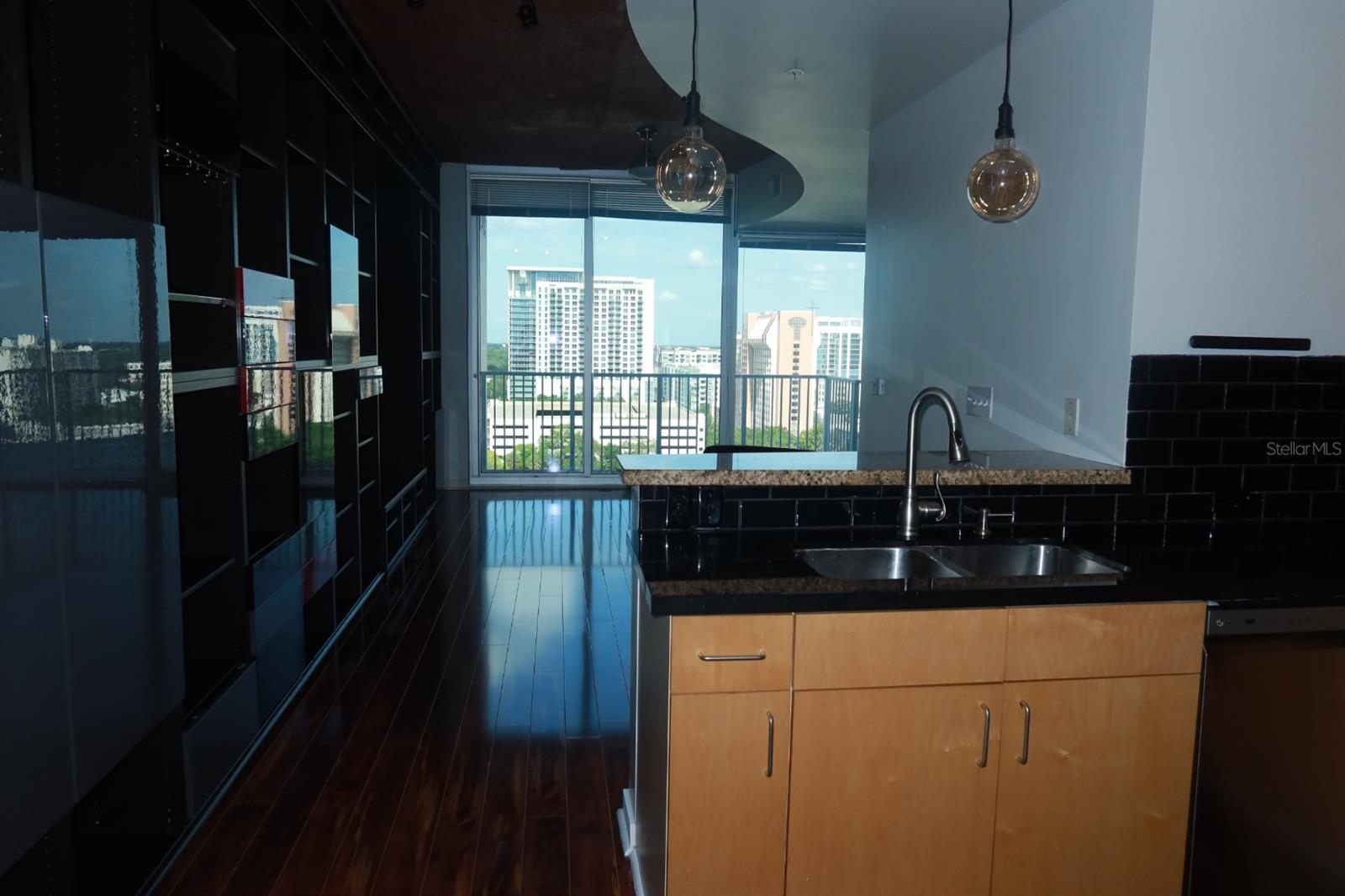 155 S COURT AVENUE 1113