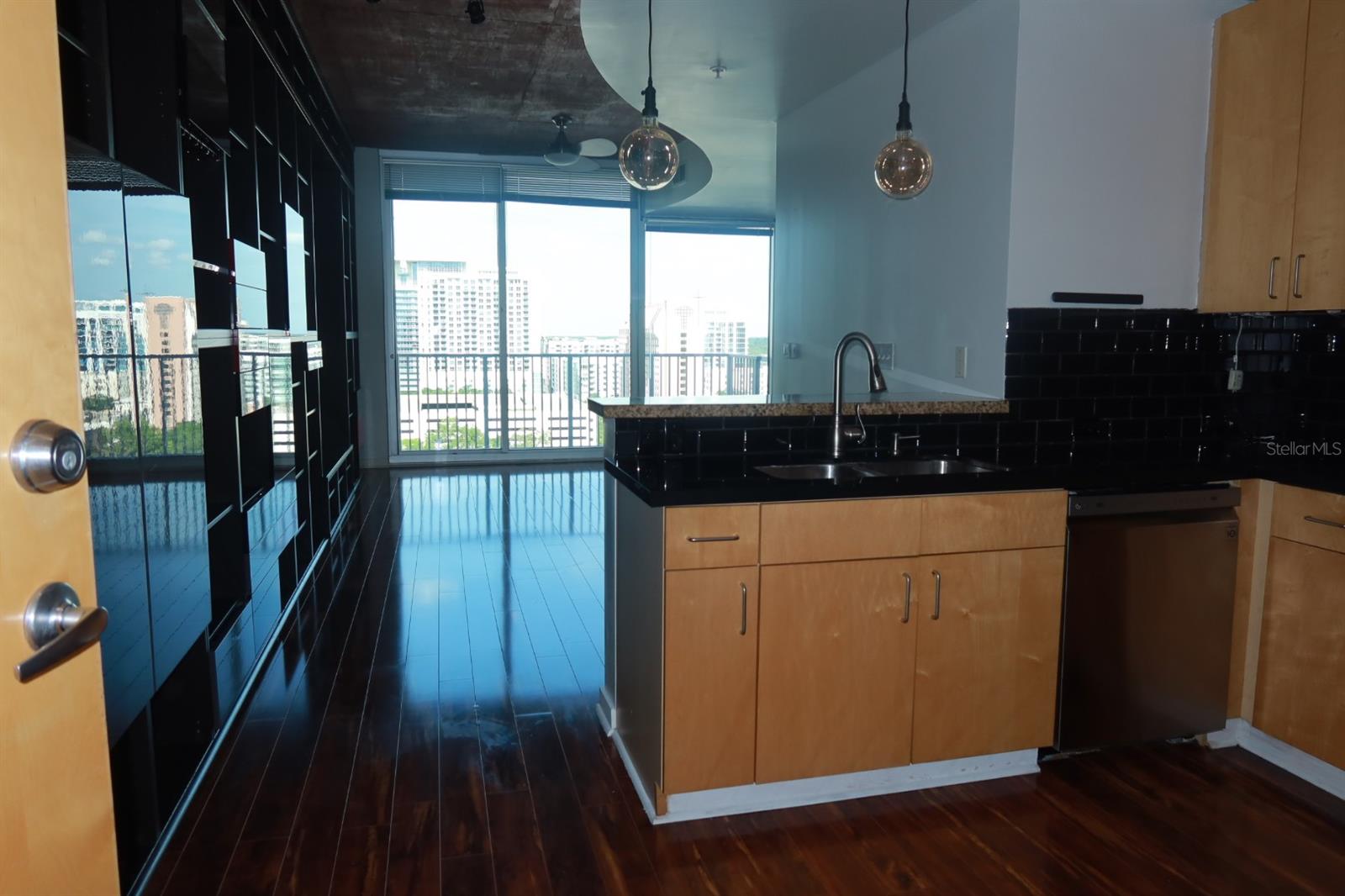 155 S COURT AVENUE 1113