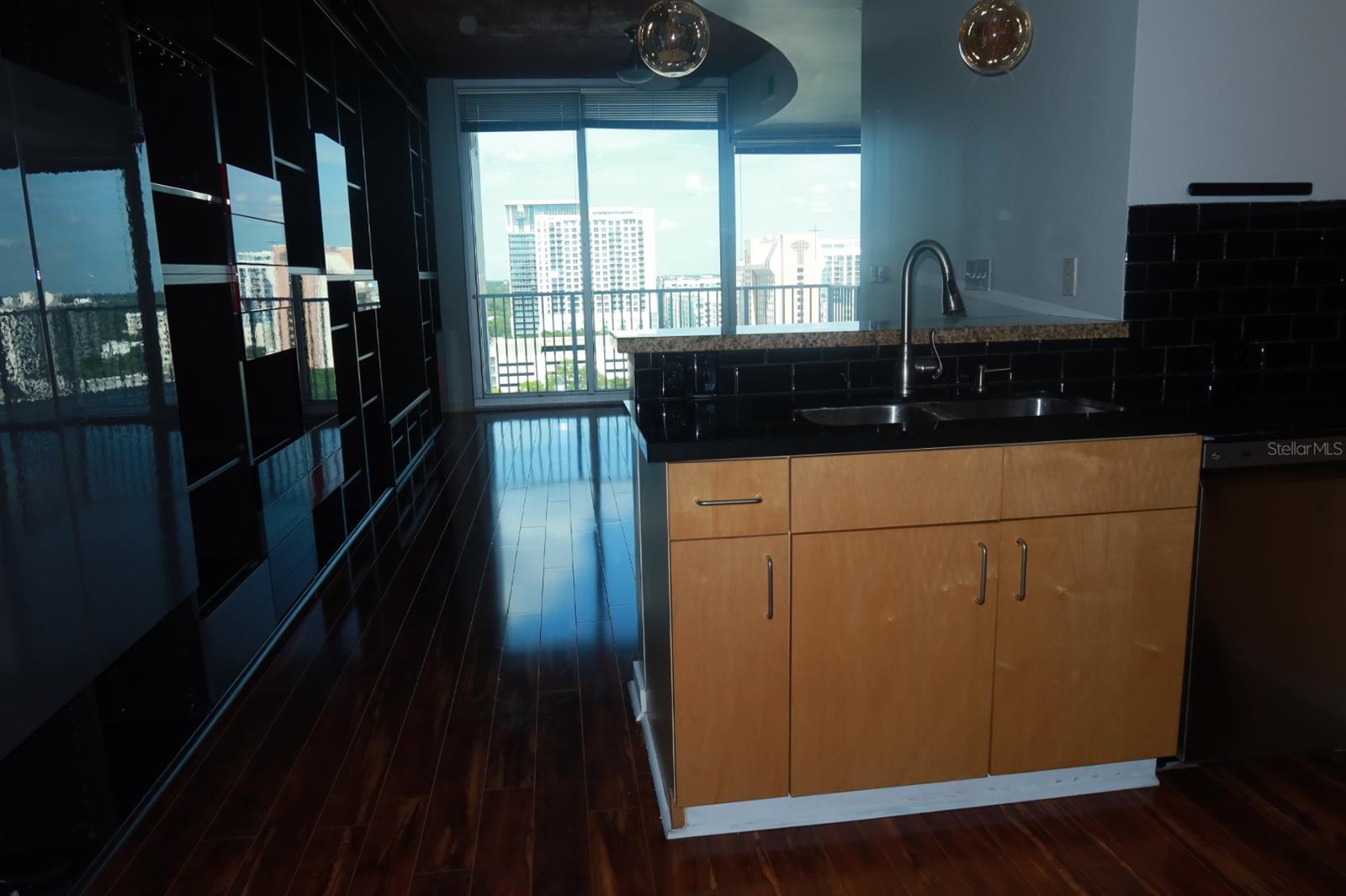 155 S COURT AVENUE 1113