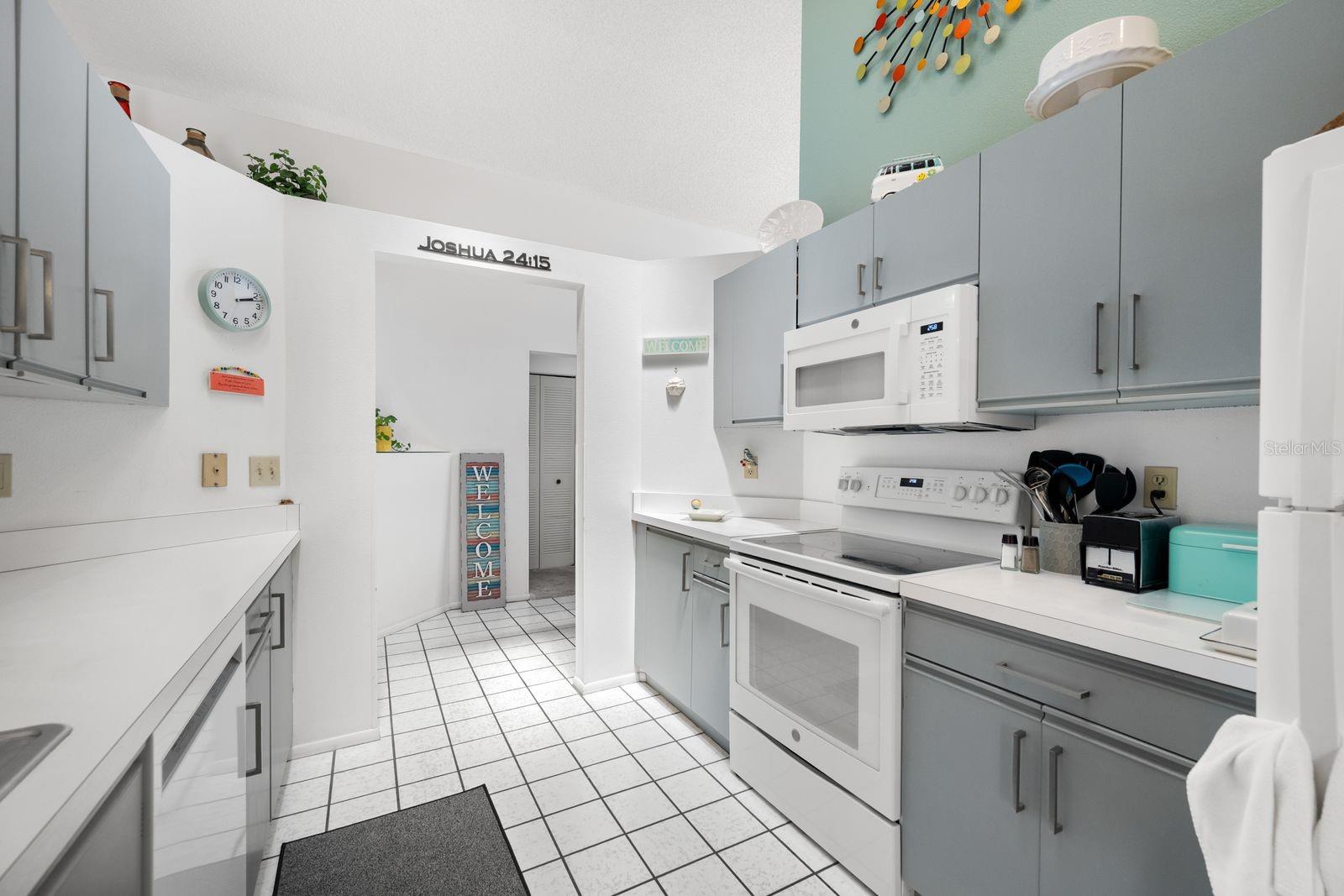 THE VILLAGES OF LAKESIDE SOUTH PHIII REV - Residential