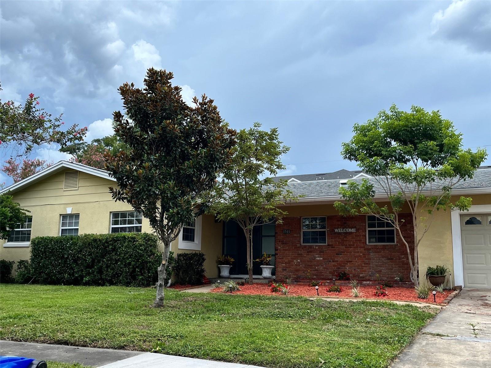 Great 3/2 pool home with bonus room, 2 car garage & large yard. Close to I-4, shopping & schools. Lawn & Pool Service Included. Community pool, clubhouse & park